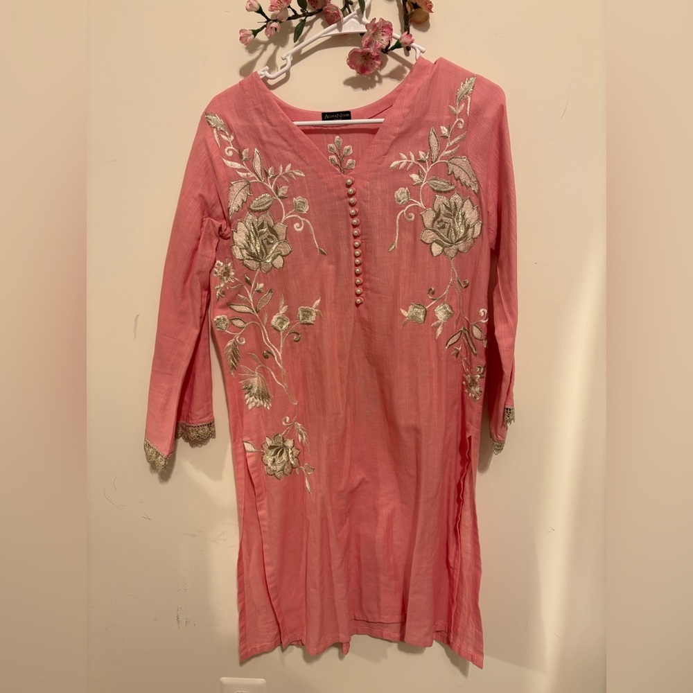 Beautiful kurta from Agha noor